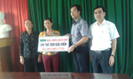 MIC Bắc Giang trao bồi thường bảo hiểm tai nạn hộ sử dụng điện